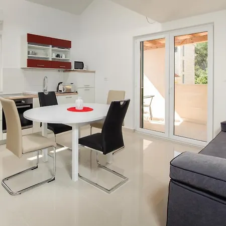 Nera Lux 4* Podstrana