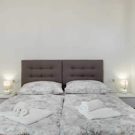 Nera Lux Lägenhetshotell Podstrana