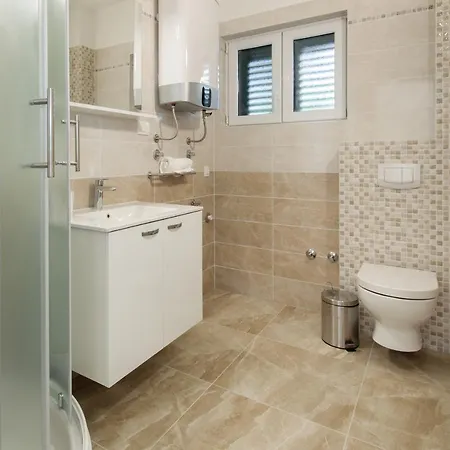 Aparthotel Nera Lux Podstrana