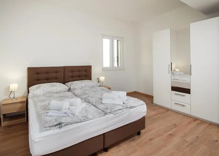 Nera Lux Podstrana