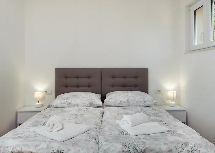 Nera Lux Hotel apartamentowy Podstrana
